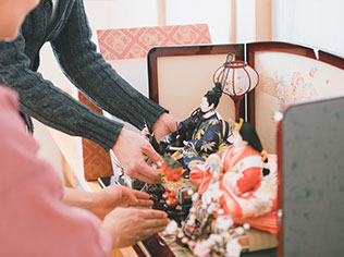 配達から飾り付け